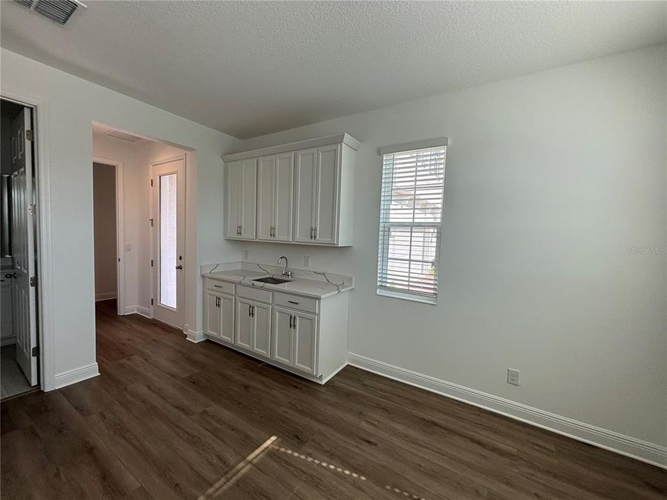 En Venta: $735,990 (6 camas, 4 baños, 4638 Pies cuadrados)