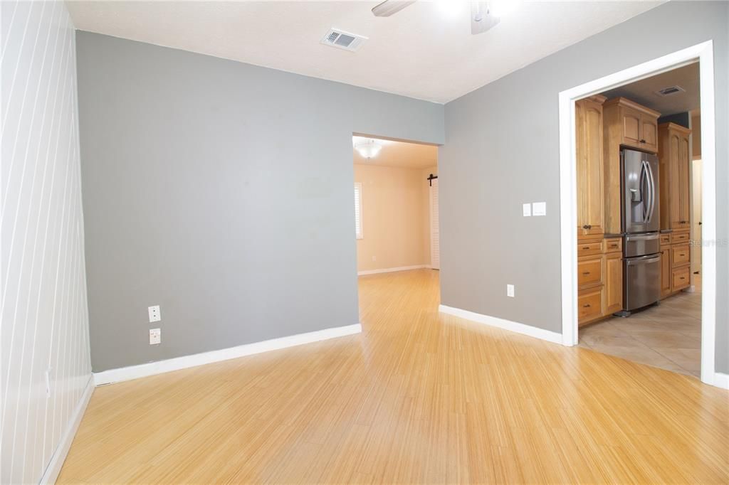 Activo con contrato: $650,000 (3 camas, 2 baños, 2001 Pies cuadrados)