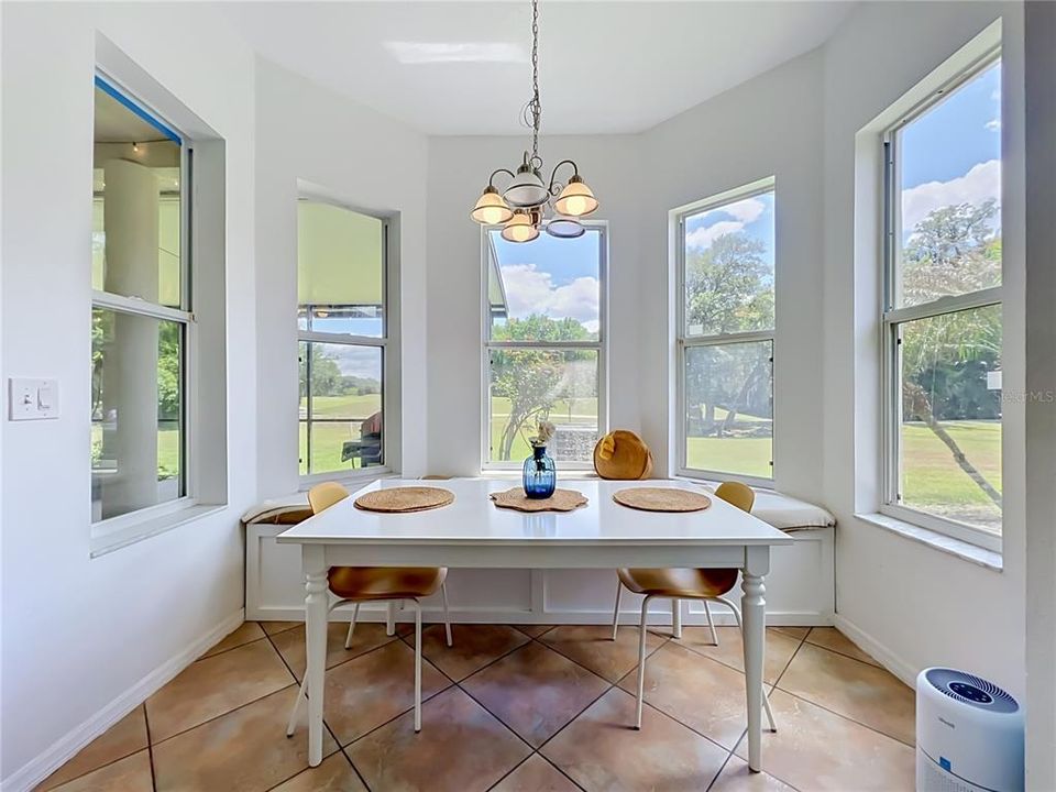 For Rent: $3,200 (4 beds, 2 baths, 1976 Square Feet)