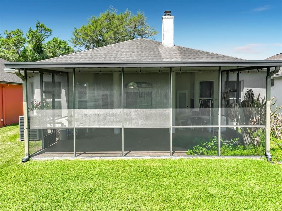 For Rent: $3,200 (4 beds, 2 baths, 1976 Square Feet)