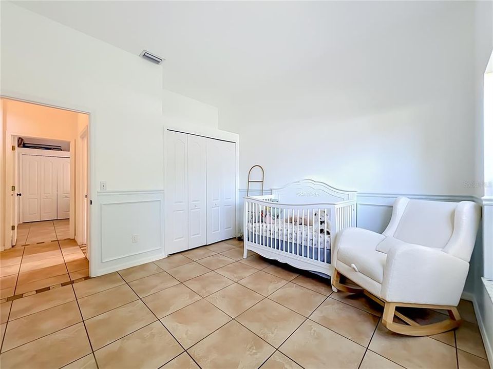 For Rent: $3,200 (4 beds, 2 baths, 1976 Square Feet)
