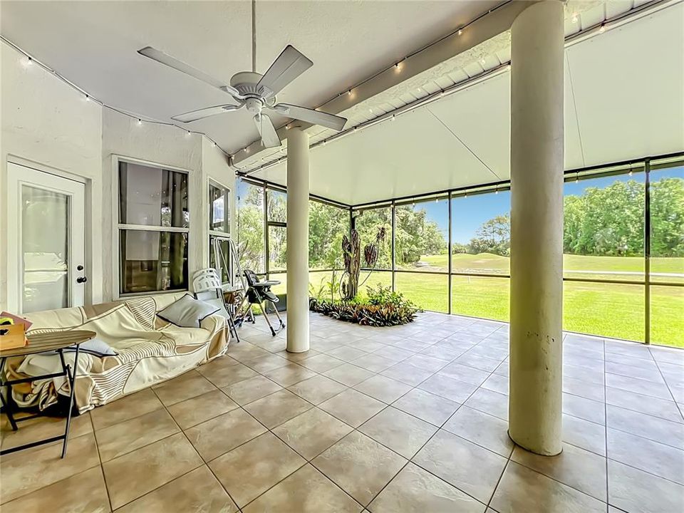 For Rent: $3,200 (4 beds, 2 baths, 1976 Square Feet)