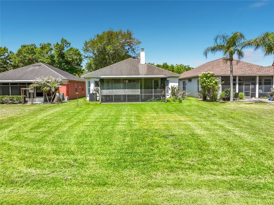 For Rent: $3,200 (4 beds, 2 baths, 1976 Square Feet)