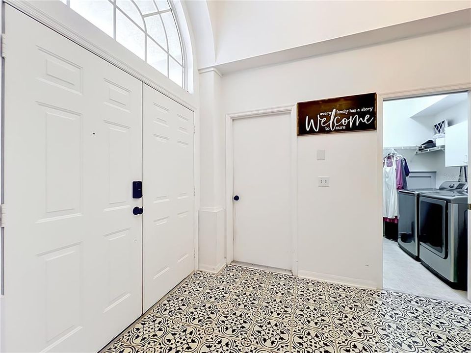 For Rent: $3,200 (4 beds, 2 baths, 1976 Square Feet)