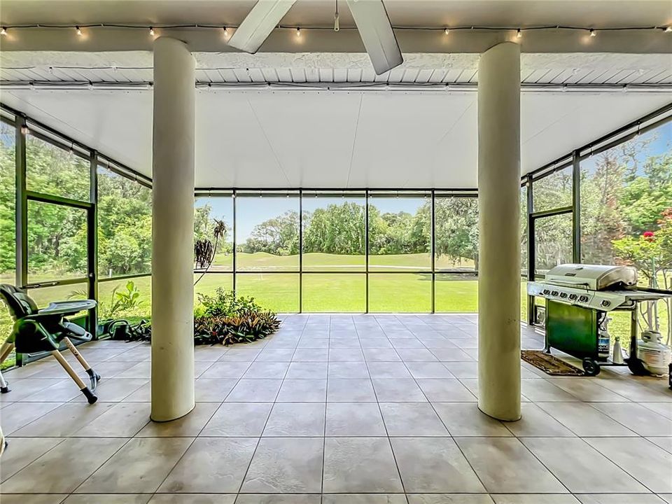 For Rent: $3,200 (4 beds, 2 baths, 1976 Square Feet)