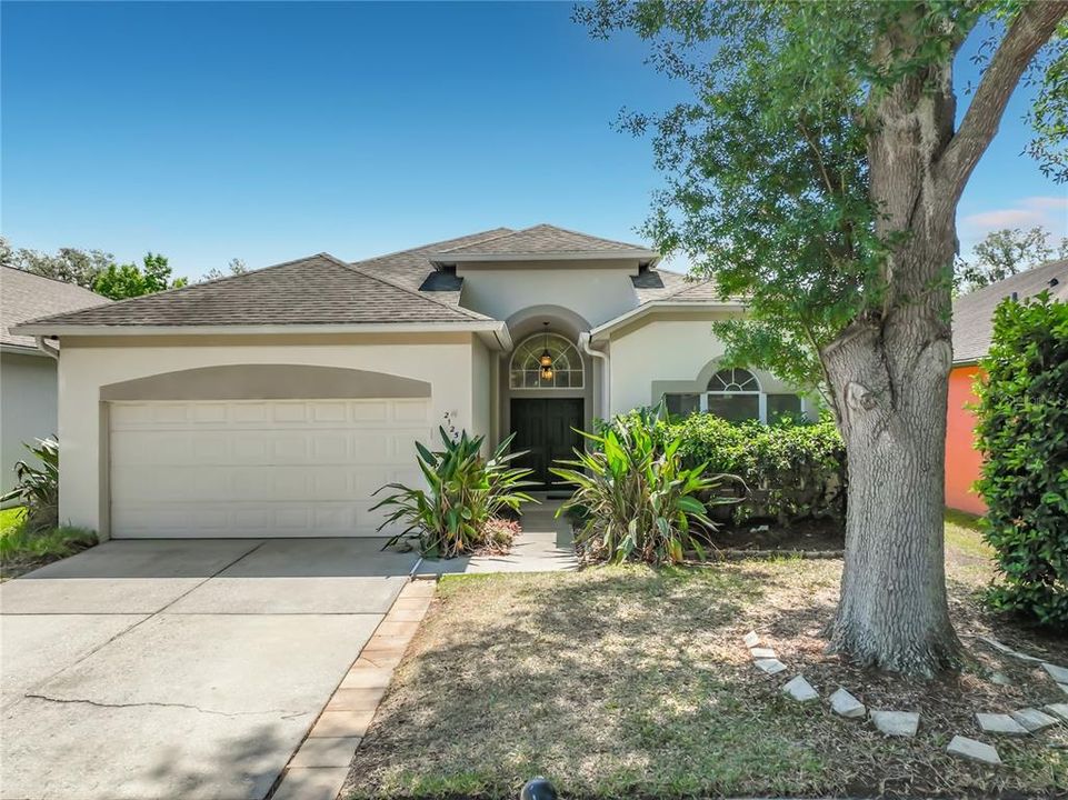 For Rent: $3,200 (4 beds, 2 baths, 1976 Square Feet)