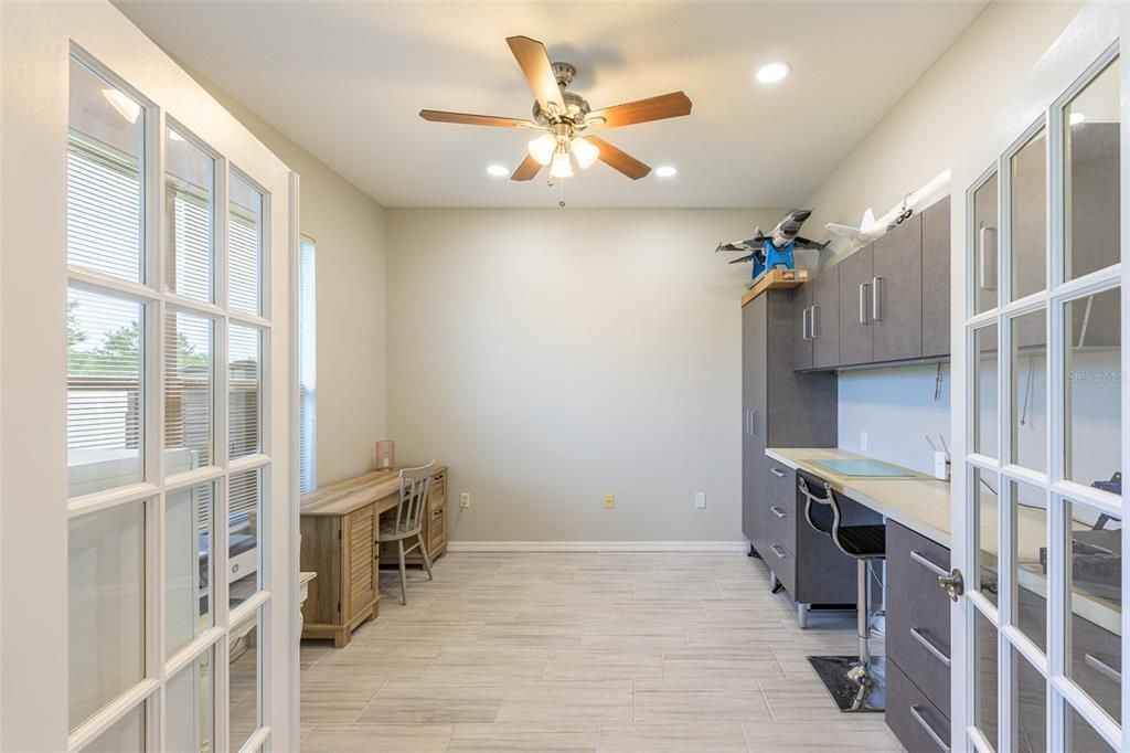Active With Contract: $633,000 (3 beds, 2 baths, 2372 Square Feet)