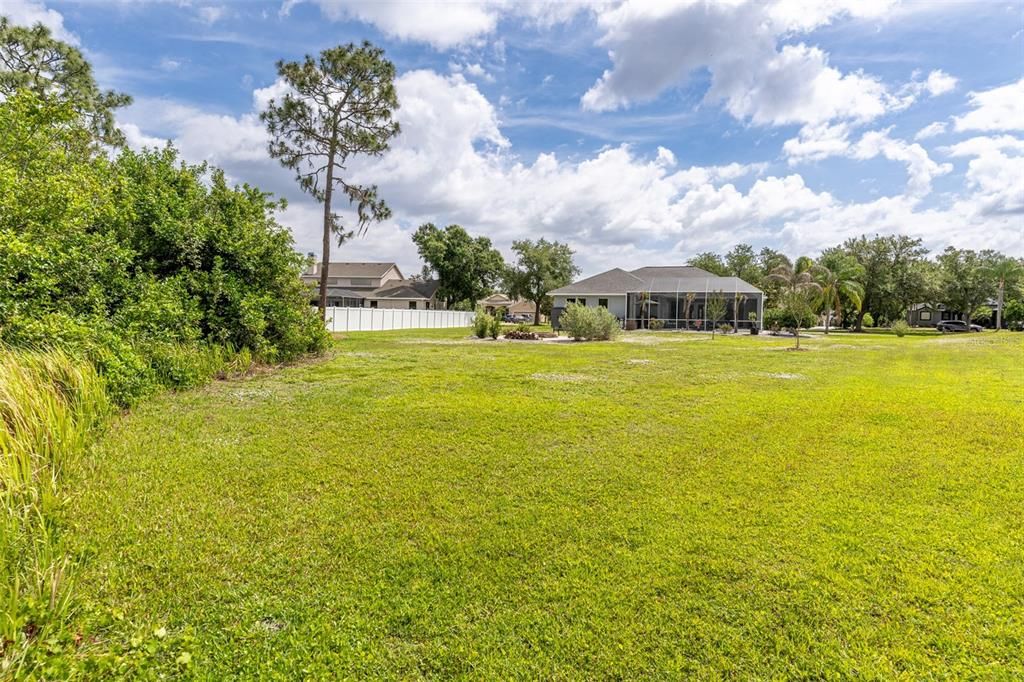 Active With Contract: $633,000 (3 beds, 2 baths, 2372 Square Feet)