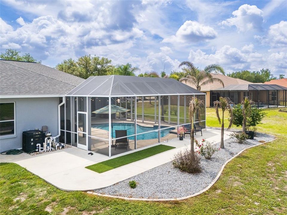 Active With Contract: $633,000 (3 beds, 2 baths, 2372 Square Feet)