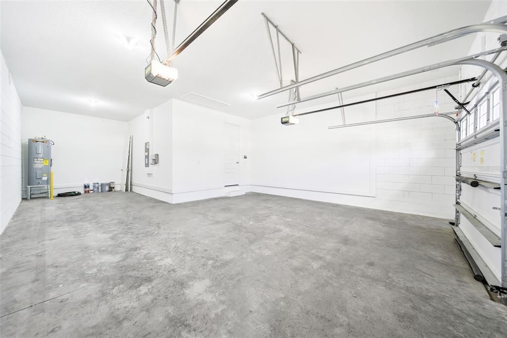 En Venta: $1,050,000 (4 camas, 3 baños, 2758 Pies cuadrados)