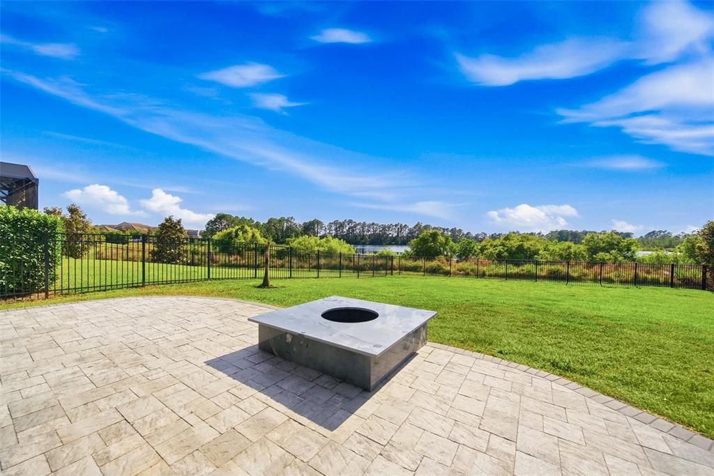 En Venta: $1,050,000 (4 camas, 3 baños, 2758 Pies cuadrados)