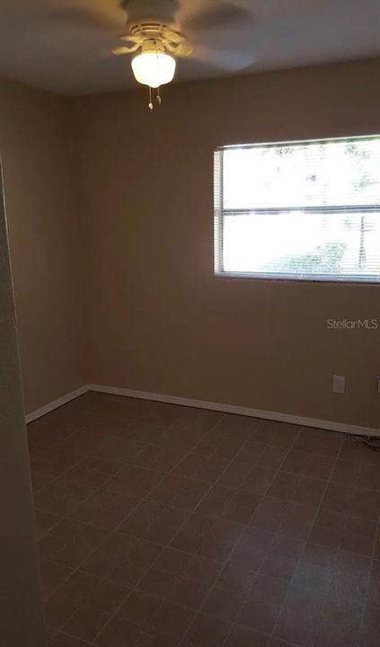 На продажу: $219,900 (4 спален, 2 ванн, 1146 Квадратных фут)