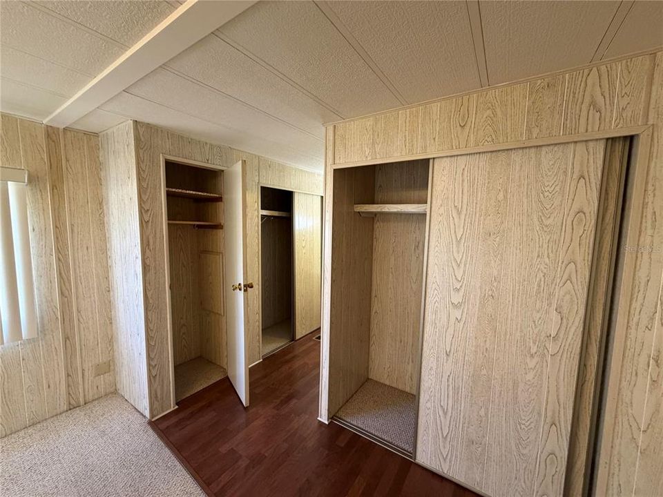 For Sale: $139,800 (2 beds, 2 baths, 960 Square Feet)