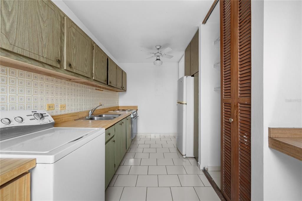 For Sale: $750,000 (2 beds, 2 baths, 1351 Square Feet)