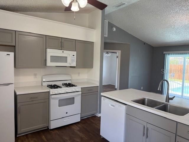 Active With Contract: $284,900 (3 beds, 2 baths, 1143 Square Feet)