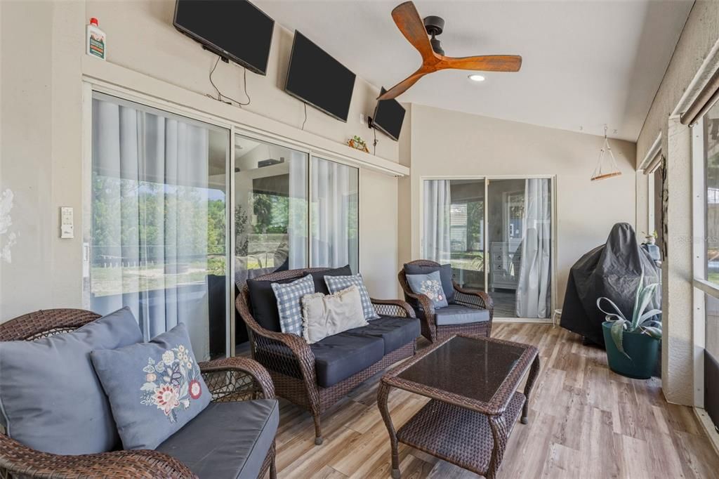 Active With Contract: $265,000 (3 beds, 2 baths, 1487 Square Feet)