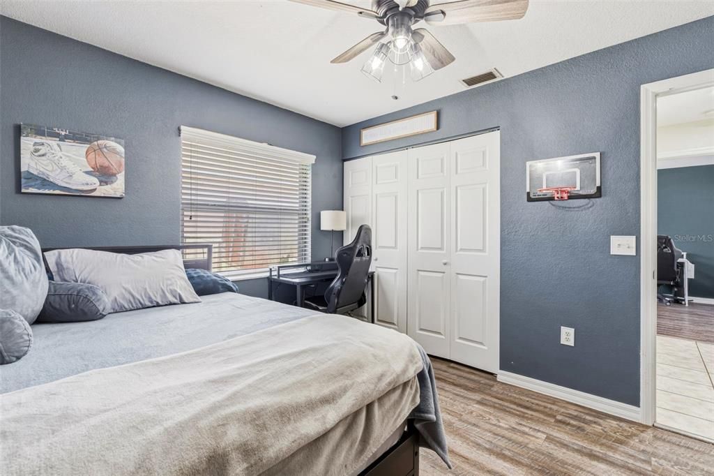 Active With Contract: $265,000 (3 beds, 2 baths, 1487 Square Feet)
