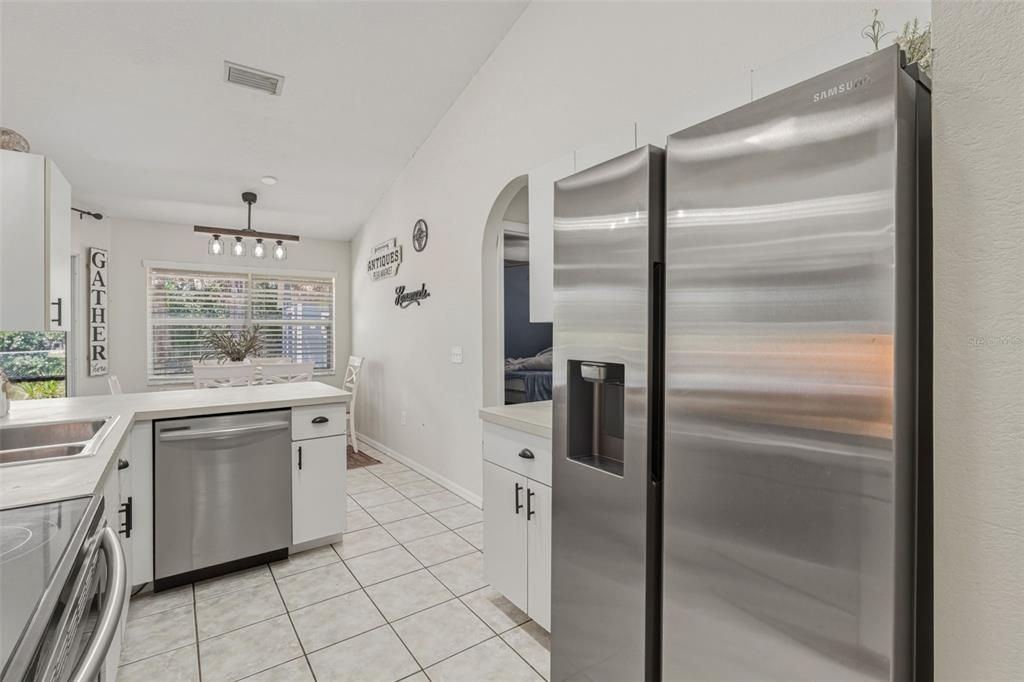 Active With Contract: $265,000 (3 beds, 2 baths, 1487 Square Feet)