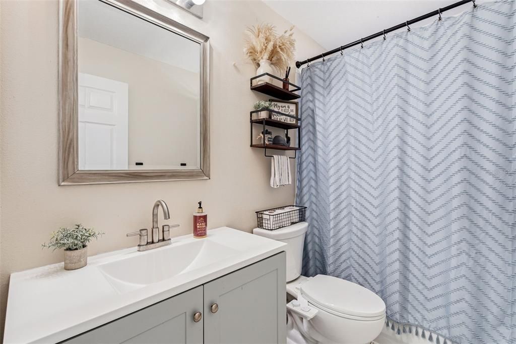 Active With Contract: $265,000 (3 beds, 2 baths, 1487 Square Feet)