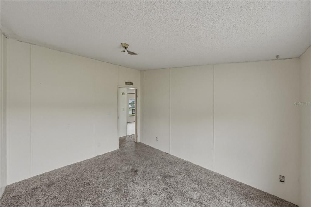 Active With Contract: $150,000 (3 beds, 2 baths, 1404 Square Feet)