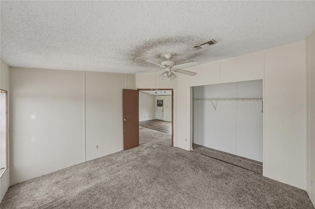 Active With Contract: $150,000 (3 beds, 2 baths, 1404 Square Feet)