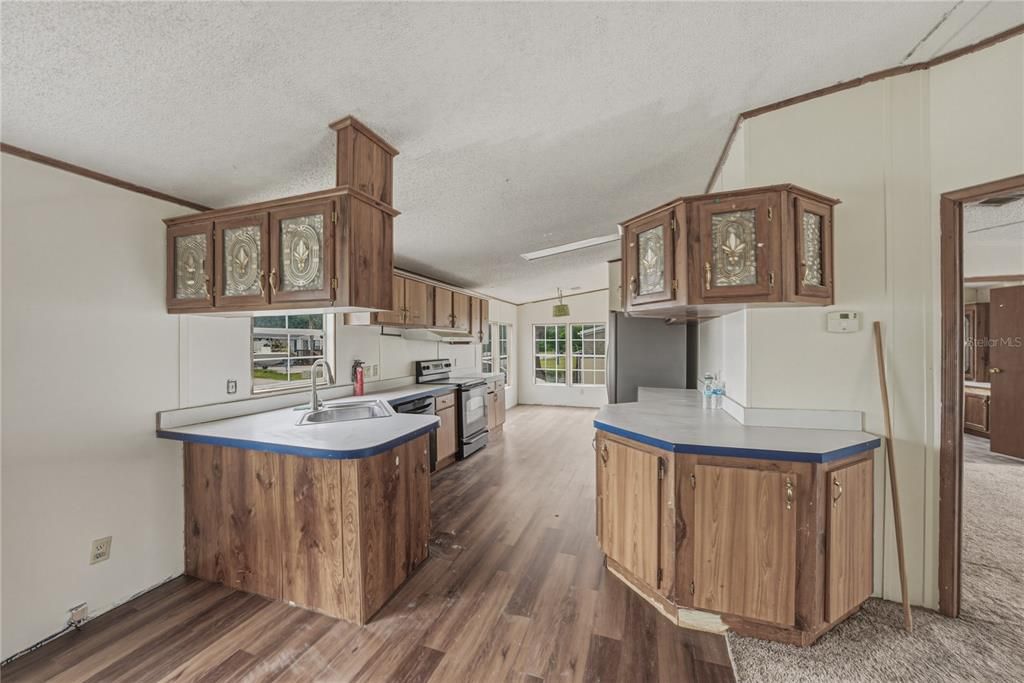 Active With Contract: $150,000 (3 beds, 2 baths, 1404 Square Feet)