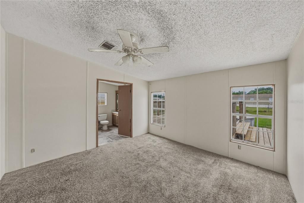 Active With Contract: $150,000 (3 beds, 2 baths, 1404 Square Feet)