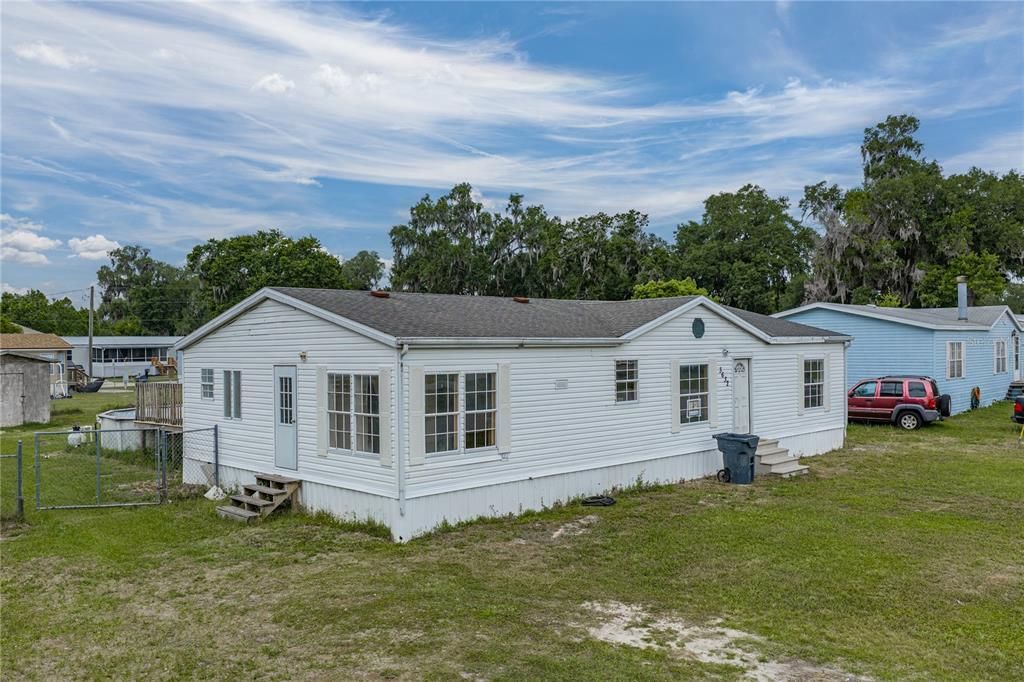 Active With Contract: $150,000 (3 beds, 2 baths, 1404 Square Feet)