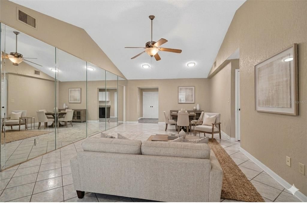 En Venta: $299,999 (3 camas, 2 baños, 1711 Pies cuadrados)