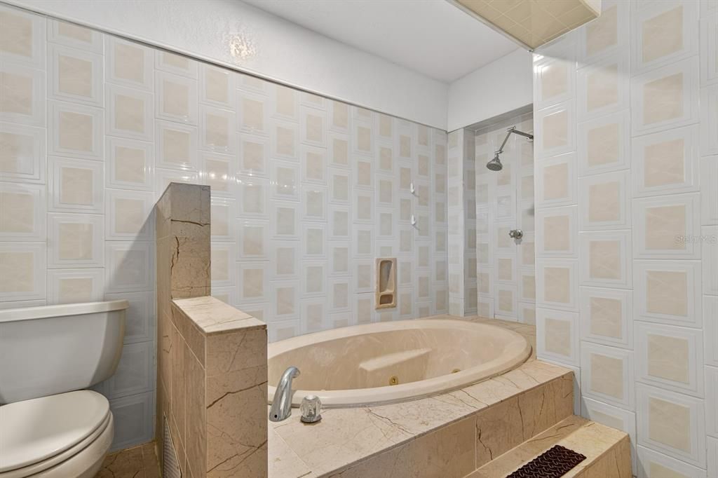 En Venta: $299,999 (3 camas, 2 baños, 1711 Pies cuadrados)