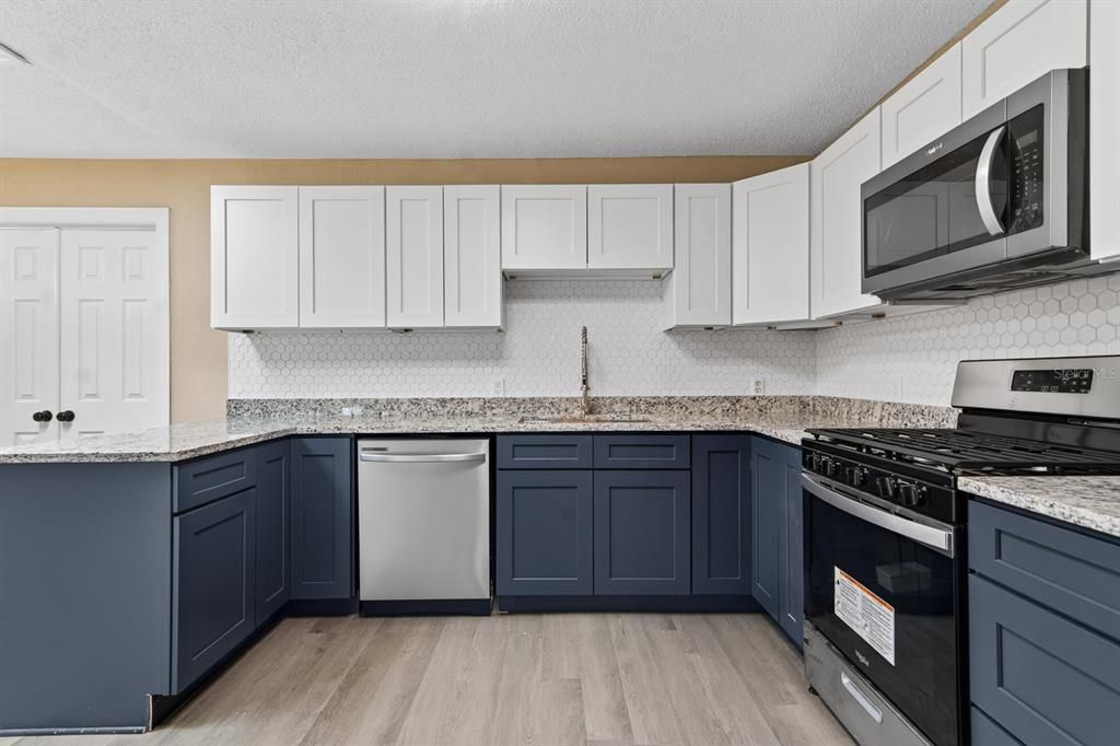 En Venta: $299,999 (3 camas, 2 baños, 1711 Pies cuadrados)