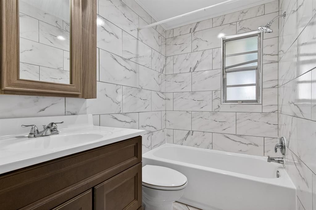 En Venta: $299,999 (3 camas, 2 baños, 1711 Pies cuadrados)