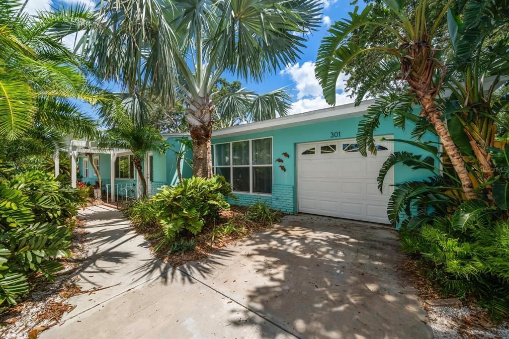 Activo con contrato: $445,000 (3 camas, 1 baños, 1330 Pies cuadrados)