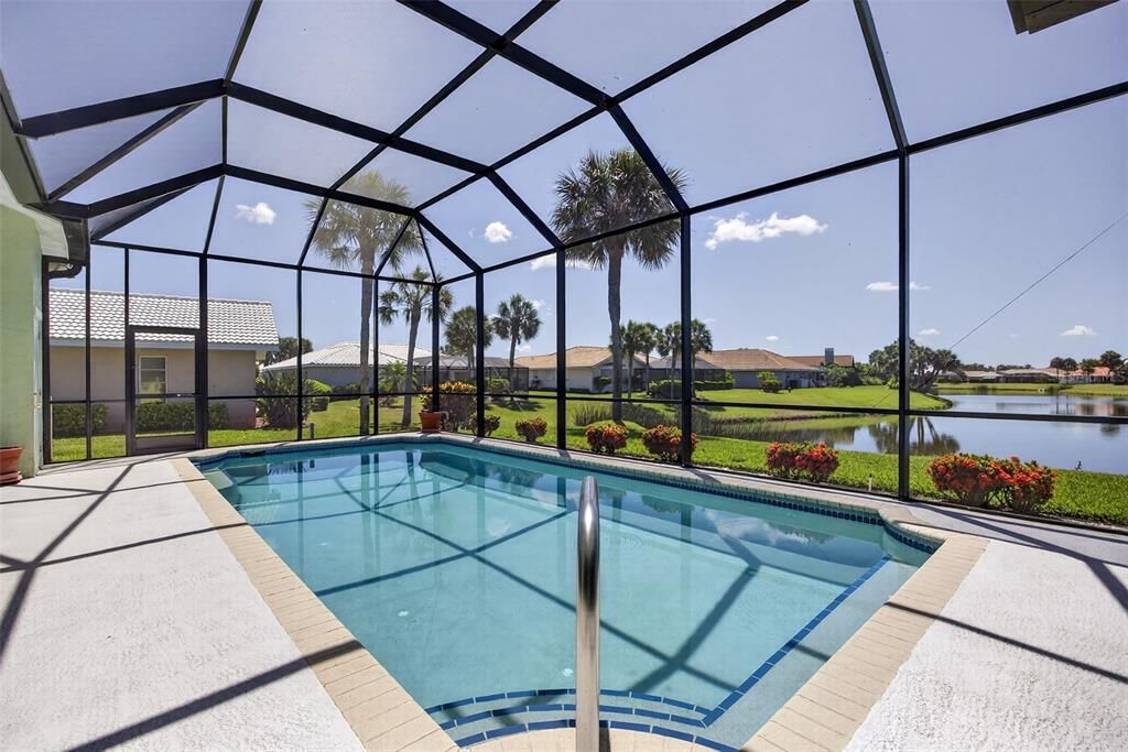 Activo con contrato: $549,000 (3 camas, 2 baños, 2176 Pies cuadrados)