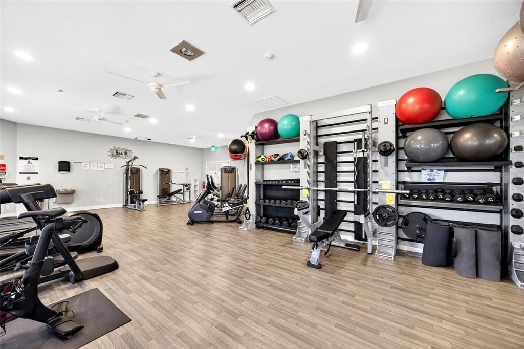 Activo con contrato: $549,000 (3 camas, 2 baños, 2176 Pies cuadrados)