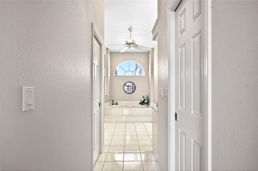 Activo con contrato: $549,000 (3 camas, 2 baños, 2176 Pies cuadrados)