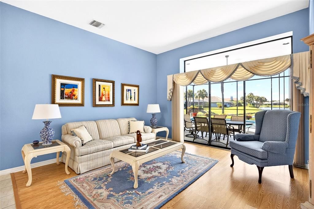 Activo con contrato: $549,000 (3 camas, 2 baños, 2176 Pies cuadrados)