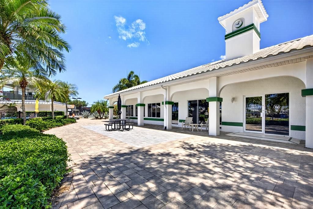 Activo con contrato: $549,000 (3 camas, 2 baños, 2176 Pies cuadrados)