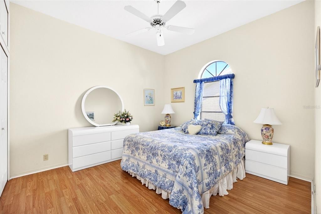 Activo con contrato: $549,000 (3 camas, 2 baños, 2176 Pies cuadrados)