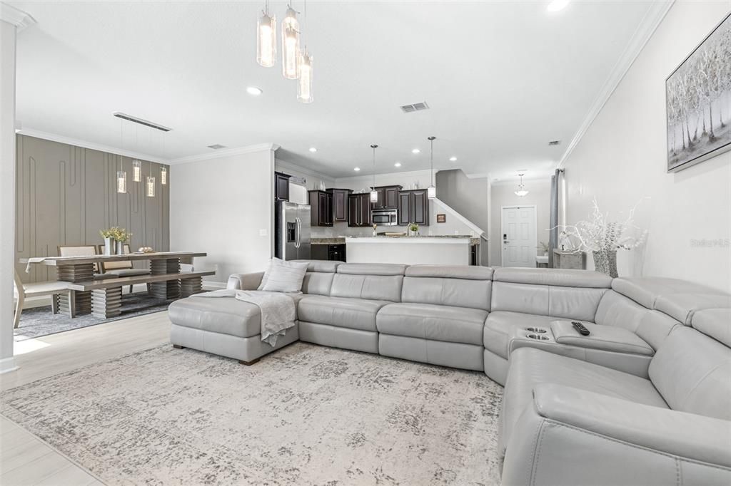 Active With Contract: $499,000 (3 beds, 2 baths, 2352 Square Feet)