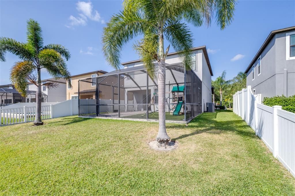 Active With Contract: $499,000 (3 beds, 2 baths, 2352 Square Feet)