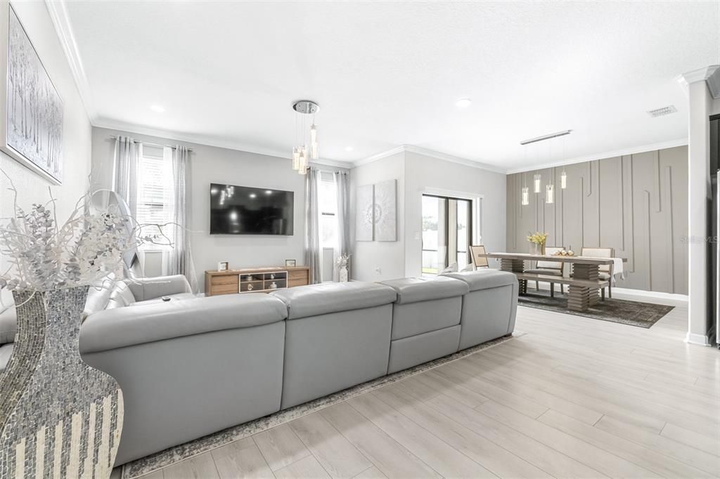Active With Contract: $499,000 (3 beds, 2 baths, 2352 Square Feet)