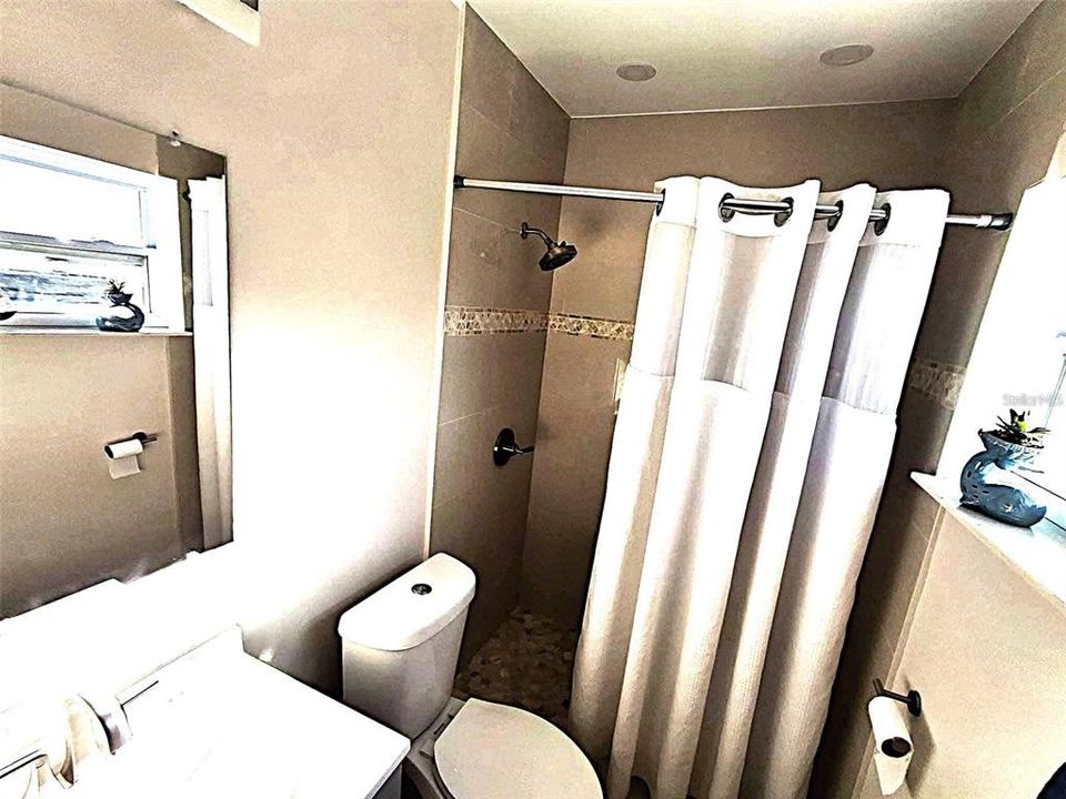 For Rent: $1,975 (1 beds, 1 baths, 500 Square Feet)