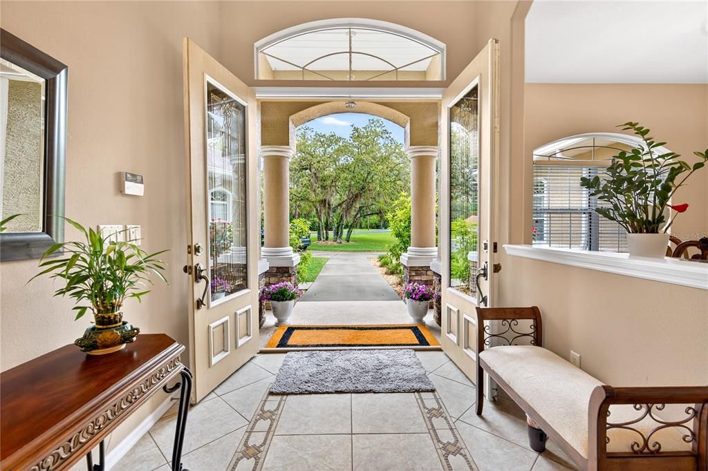 En Venta: $799,000 (3 camas, 3 baños, 4450 Pies cuadrados)