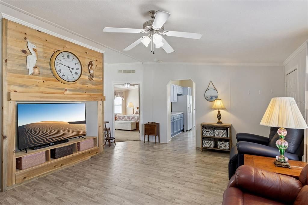 For Sale: $239,500 (3 beds, 2 baths, 1512 Square Feet)