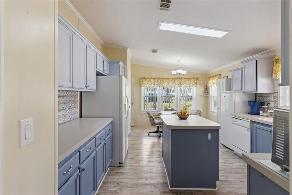 For Sale: $239,500 (3 beds, 2 baths, 1512 Square Feet)