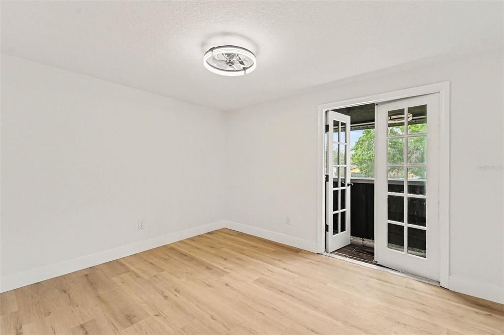Activo con contrato: $539,000 (4 camas, 2 baños, 2068 Pies cuadrados)
