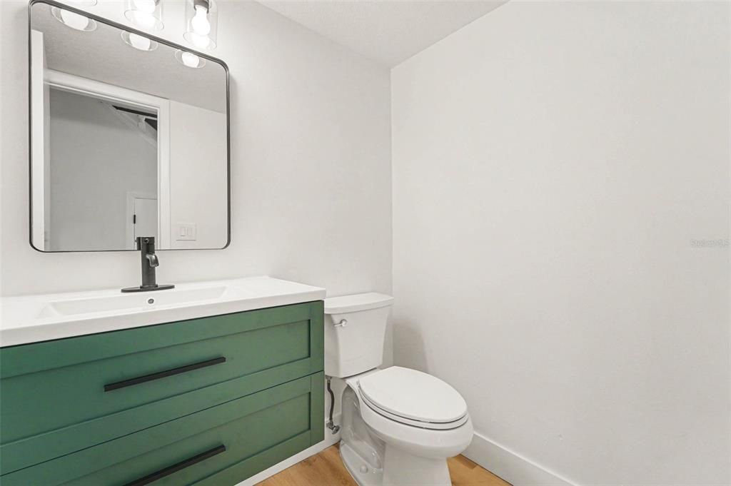 Activo con contrato: $539,000 (4 camas, 2 baños, 2068 Pies cuadrados)
