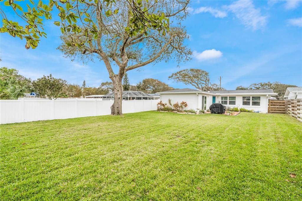 For Rent: $3,750 (3 beds, 2 baths, 1760 Square Feet)