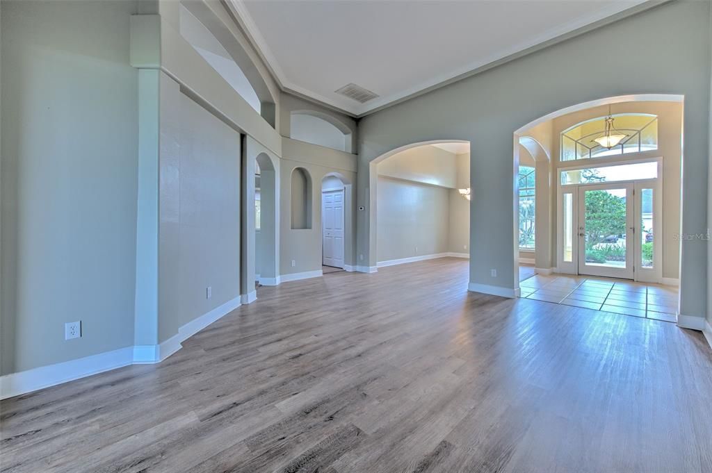 For Rent: $3,500 (5 beds, 3 baths, 3249 Square Feet)